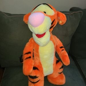 MATTEL Inc Walt Disney Co. TIGGER 22 Inch Jumbo Stuffed Plush Animal
